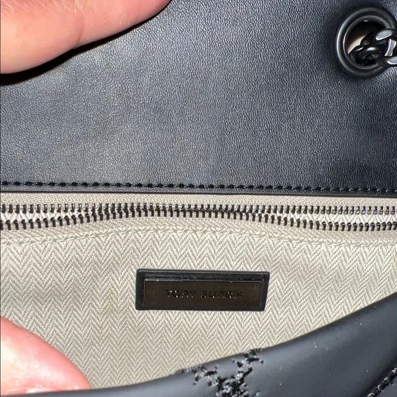 Tory Burch Black Quilted Shoulder Bag - Picture 4 of 8